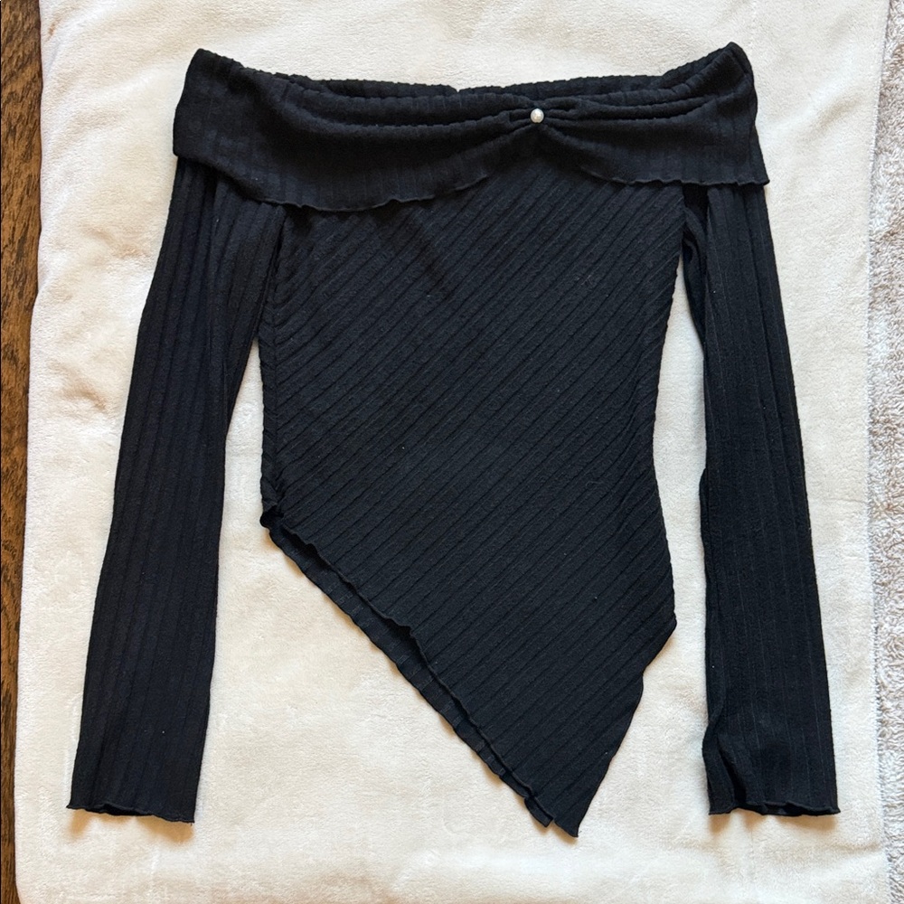 SHEIN Black Off-Shoulder Ribbed Asymmetric Sweater with Pearl Accent